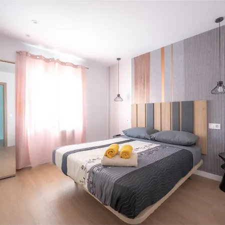 Lujo 8 Pax Proyector, Maquina Arcade Y Parking Apartamento